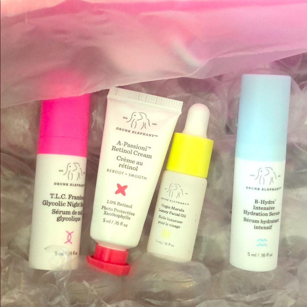 Drunk elephant tickled pink gift set